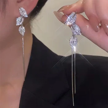Kişiselleştirilmiş yaprak Püskül ışık lüks Glitter elmas küpe kadınlar için kore modası küpe günlük doğum günü partisi takı hediye